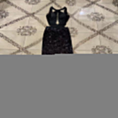 Robe moulante maxi sans manches à col rond et découpes HT2694