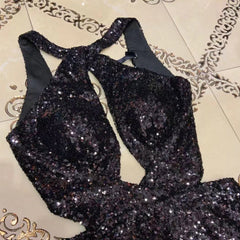 Robe moulante maxi sans manches à col rond et découpes HT2694