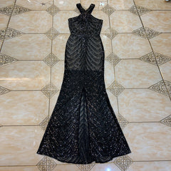 Robe moulante maxi sans manches à sequins et col en V HT2746
