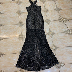 Robe moulante maxi sans manches à sequins et col en V HT2746