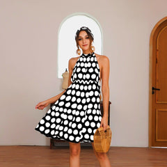 Robe dos nu à pois 