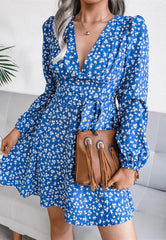 Robe longue à manches longues fleurie décolletée