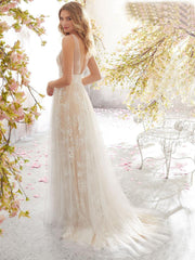 Robe en dentelle à col V 