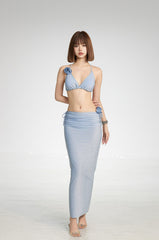 Ensemble bikini bleu poudré à motifs floraux et jupe sarong maxi