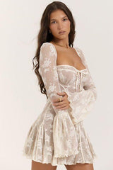 Robe trompette en dentelle fine