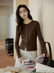 Gilet boutonné avec doublure blanche