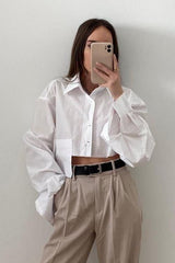 Chemise blanche courte à nombril apparent