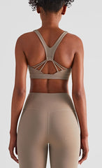 Soutien-gorge de sport en cuir souple avec bretelles dos en V.
