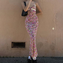 Robe longue en dentelle à bretelles et fleurs