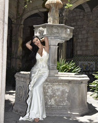 Robe de plage à col en V et dos nu à rubans style île