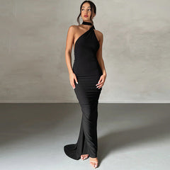 Robe dos nu sans manches à col halter 