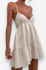 Robe courte plissée rétro à bretelles et col en V