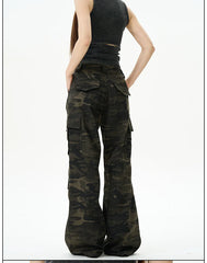 Pantalon cargo camouflage à jambes larges et poches multiples