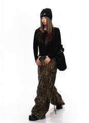 Pantalon cargo large imprimé léopard.