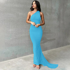 Robe dos nu sans manches à col halter 