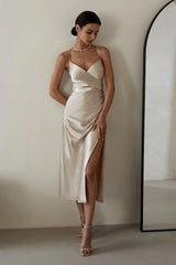 Robe à bretelles, dos nu et fente