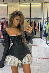 Robe en cuir noir à volants et laçage décolleté