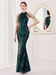 Robe de soirée longue élégante à traîne 