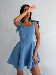 Robe courte en jean Bella à nœud papillon
