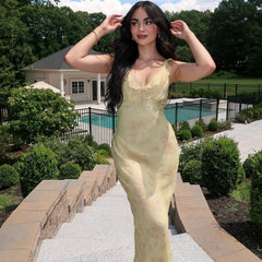 Robe nuisette moulante à imprimé rétro