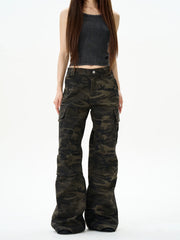 Pantalon cargo camouflage à jambes larges et poches multiples