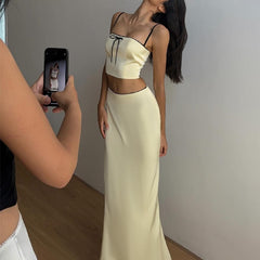Ensemble jupe longue en dentelle et débardeur