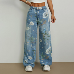 Pantalon en jean délavé à imprimé floral