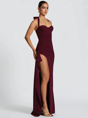 Robe moulante sans manches en dentelle fendue dos nu