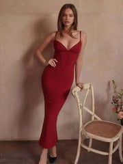 Robe midi moulante à bretelles en résille