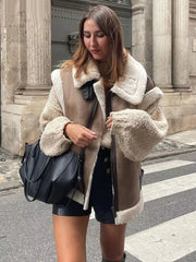 Manteau sans manches en daim et polaire à peau lainée