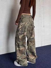 Pantalon cargo plissé camouflage délavé