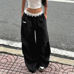 Pantalon cargo de jogging à empiècements en dentelle