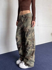 Pantalon cargo plissé camouflage délavé