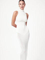Robe de vacances moulante transparente à épaules dénudées