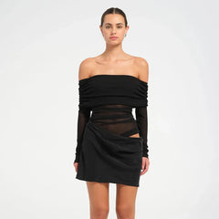 Robe de bal courte mini en tulle satiné à épaules dénudées et manches longues