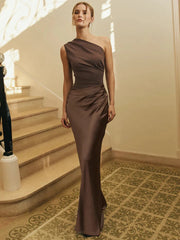 Robe moulante sans manches en patchwork de satin