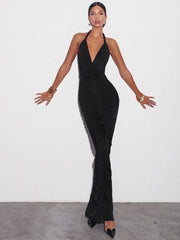 Robe longue noire froncée à décolleté en V profond