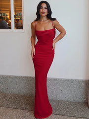 Robe moulante à fines bretelles pour soirée club