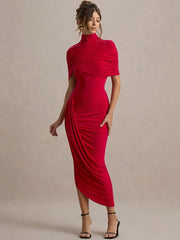 Robe moulante froncée à col roulé et manches courtes