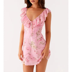 Robe moulante sans manches à volants et col en V