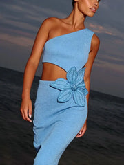 Robe fleurie asymétrique à découpe d'épaule