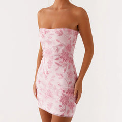 Robe bustier à paillettes et fleurs