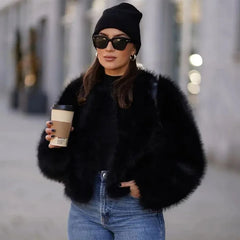 Manteau d'hiver court et duveteux en fausse fourrure