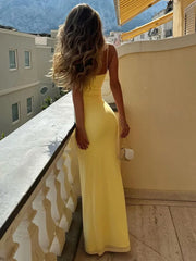 Robe moulante jaune spaghetti sans manches