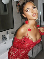 Robe moulante rouge en dentelle sans bretelles à manches longues