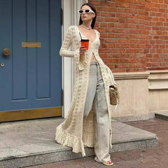 Robe bohème en maille à manches évasées, coupe ajustée et col en V