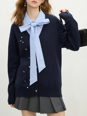 Gilet en laine bleu marine à col V et perles