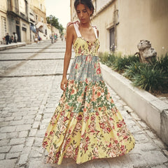 Robe bohème sans manches à bretelles froncées et imprimé floral, style bohème