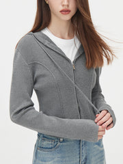 Gilet court à capuche en maille chevrons