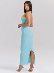 Robe moulante patchwork à fines bretelles en dentelle
